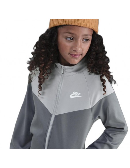 CHANDAL NIKE NSW TRACKSUIT GRIS NIÑOS HQ9315-084